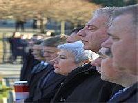 SANADEROVA OTPISANA EKIPA PRED TU�MANOVIM GROBOM SIMBOLI�NO I STVARNO!