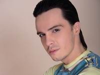 Roen u Somboru 25.11.1982.
Visina 173cm/ teina 70kg.