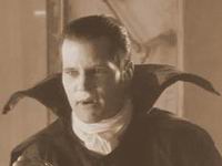 Ko �to vidite, Drakula se zapravo nemre pretvorit u �i�mi�a nego leti zahvaljuju�i svojim pregolemim kragnama kaputa