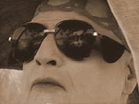 Dobitnik Oskara (tm)  - Marlon Brando.