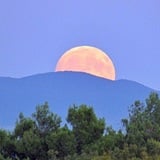 Izlaz Mjeseca snimljen na otoku Krku Izlaz Mjeseca snimljen na otoku Krku