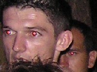 na slici vidimo o�i boje jagode, a nisam vas uspio pitati u post, no kako znam da vas dosta �ita ovo, pitam: a kakvu boju o�iju vi volite?:-)