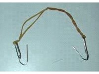 ovo bi trebalo slu�iti kao pomo� ljudima koji nisu ispunili preduvjete za smijeh, a ustvari radi se o dvije gumice i dvije spajalice:-)