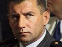 ZAR OVAJ �OVJEK NE ZASLU�UJE DRKICU?