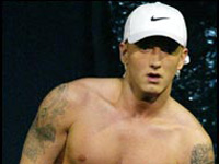 Samo ho�u guzu nazad!