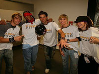 S lijeva na desno Chris, MICHAEL, Jay, Richie, Izzy