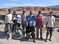 Ekipa iz jedne autopraonice uz cestu (klikni za vi�e slika)