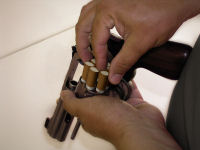 Da se jednostavno upucamo?