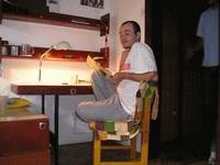 Jedan konvejer, drugi konvejer, tre�i konvejer, ne�to kliznica i skretnica i dobije� hrpu starog �eleza!