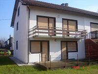 Na�a ku�ica s dvori�ne strane