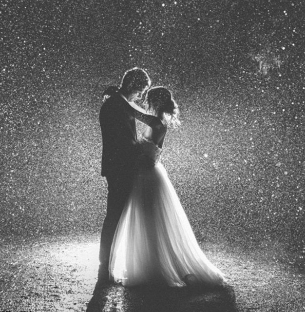 Slike na kiši ljubavne Najdirljiviji ljubavni