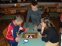 Djeca igraju atari-go