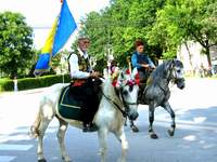 Bonjaki konjanici na putu prema Ajvatovici.