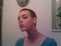 shaved head
obrijana glava