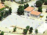 Sportski centar uz �kolsku zgradu.