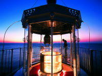 Odavde dolaze sjajni snopovi, koje vidimo na morskim horizontima...