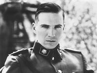 Ralph Fiennes kao Oscar Schindler