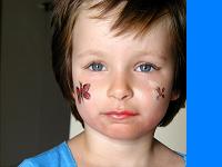 Anja mala na cvitice